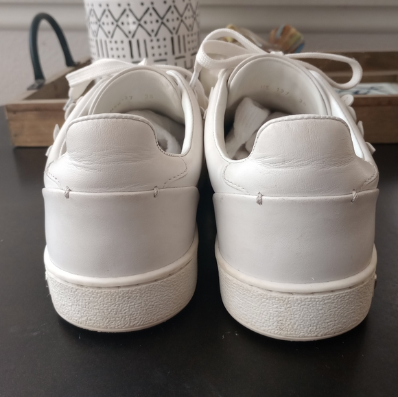Louis Vuitton Sneakers - Picture 6 of 9